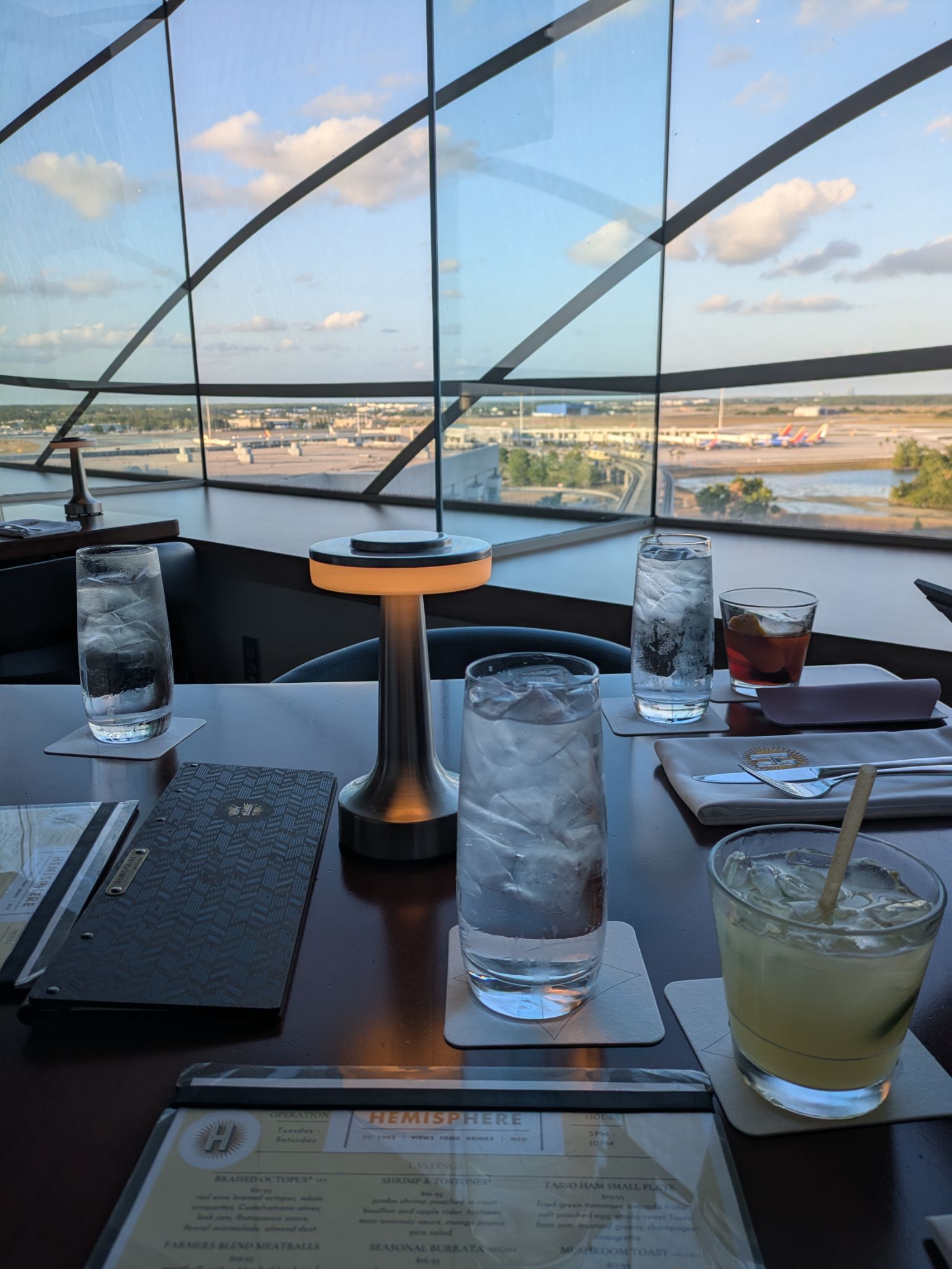 PXL 20250502 231610414