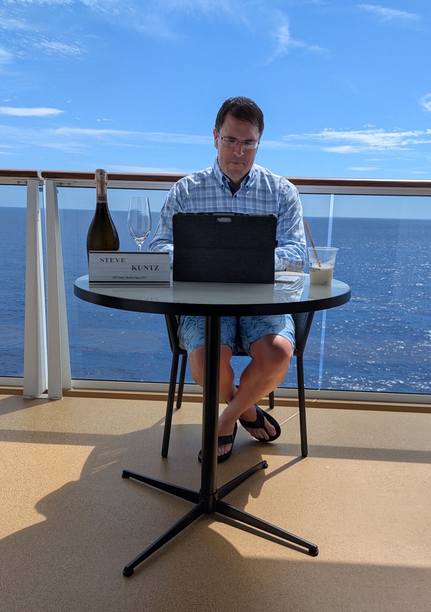 PXL 20250504 191039610.MP~2