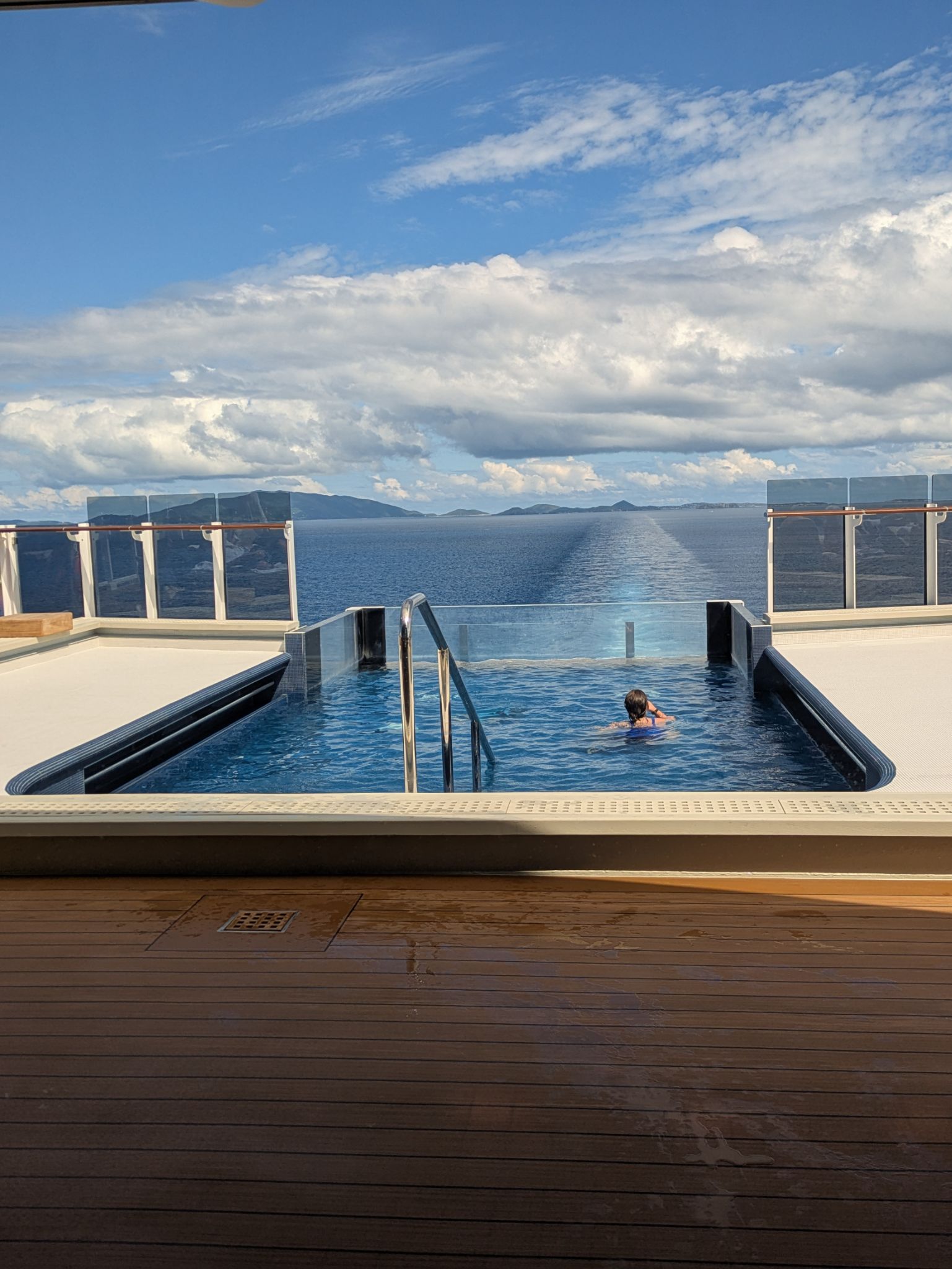 PXL 20250507 184808619